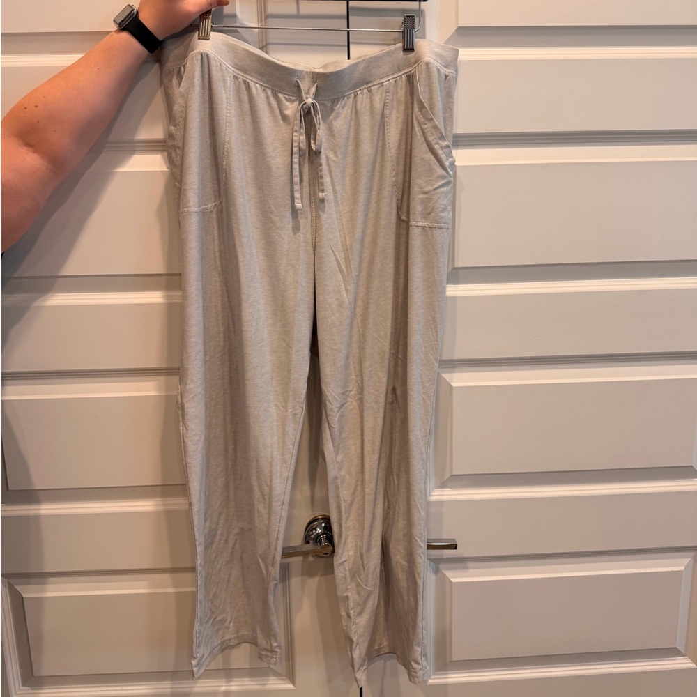 Sonoma Women’s Light Gray Pajama Bottoms